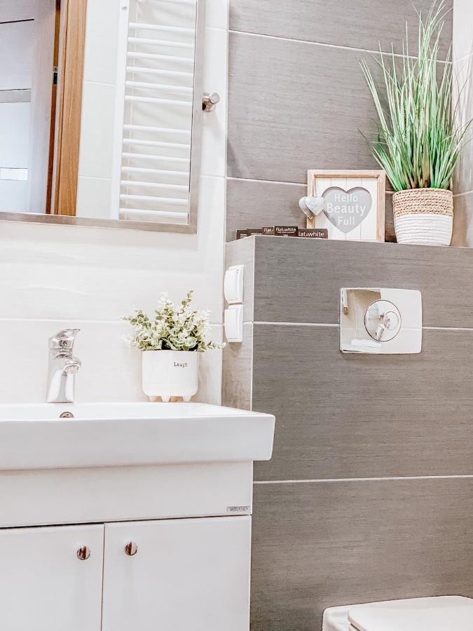 Apartamenty Flat White Ruczajowa Zielona Góra Exteriör bild